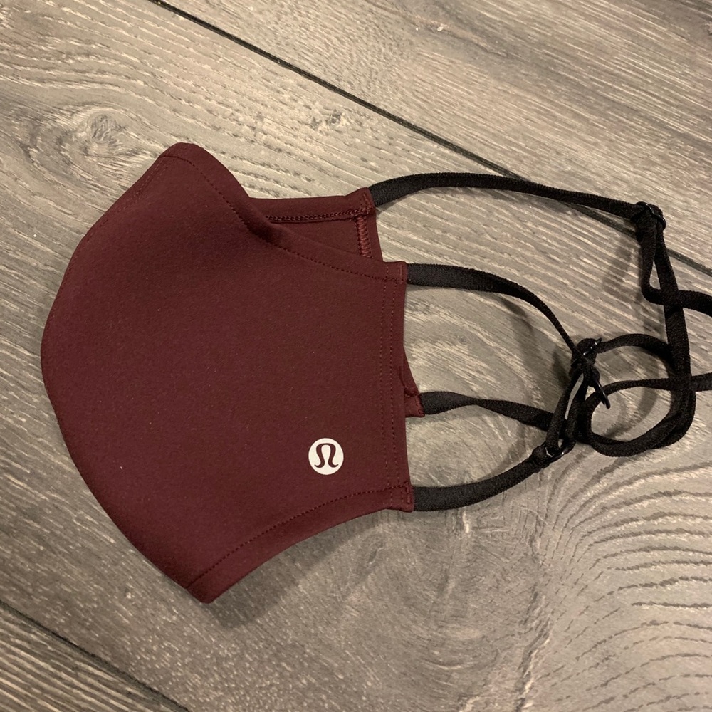 BNWOT Double Strap Face Mask